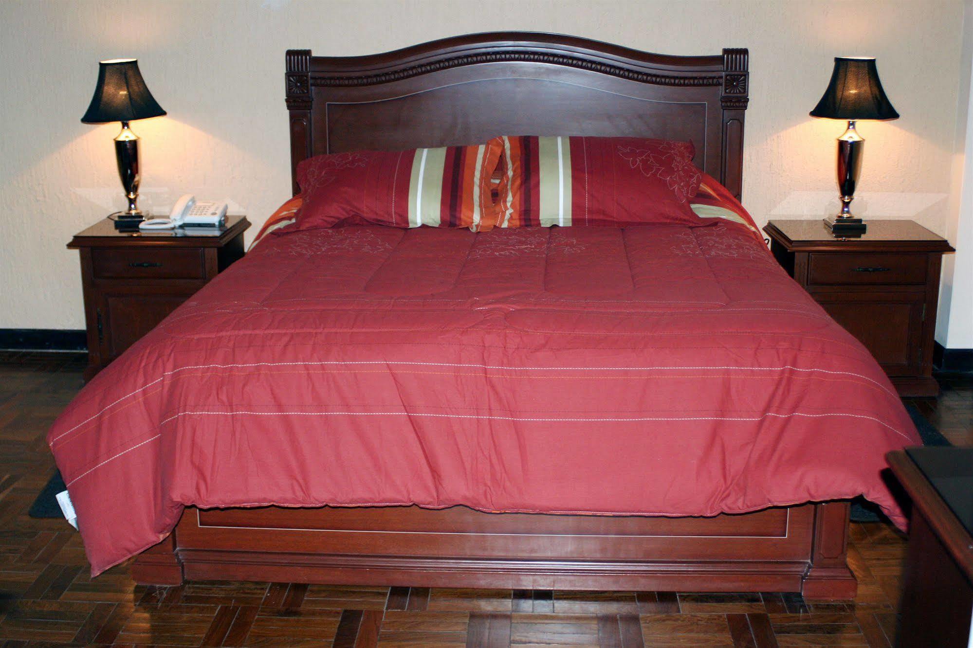 Hostal Patrimonio - Potosí Zewnętrze zdjęcie